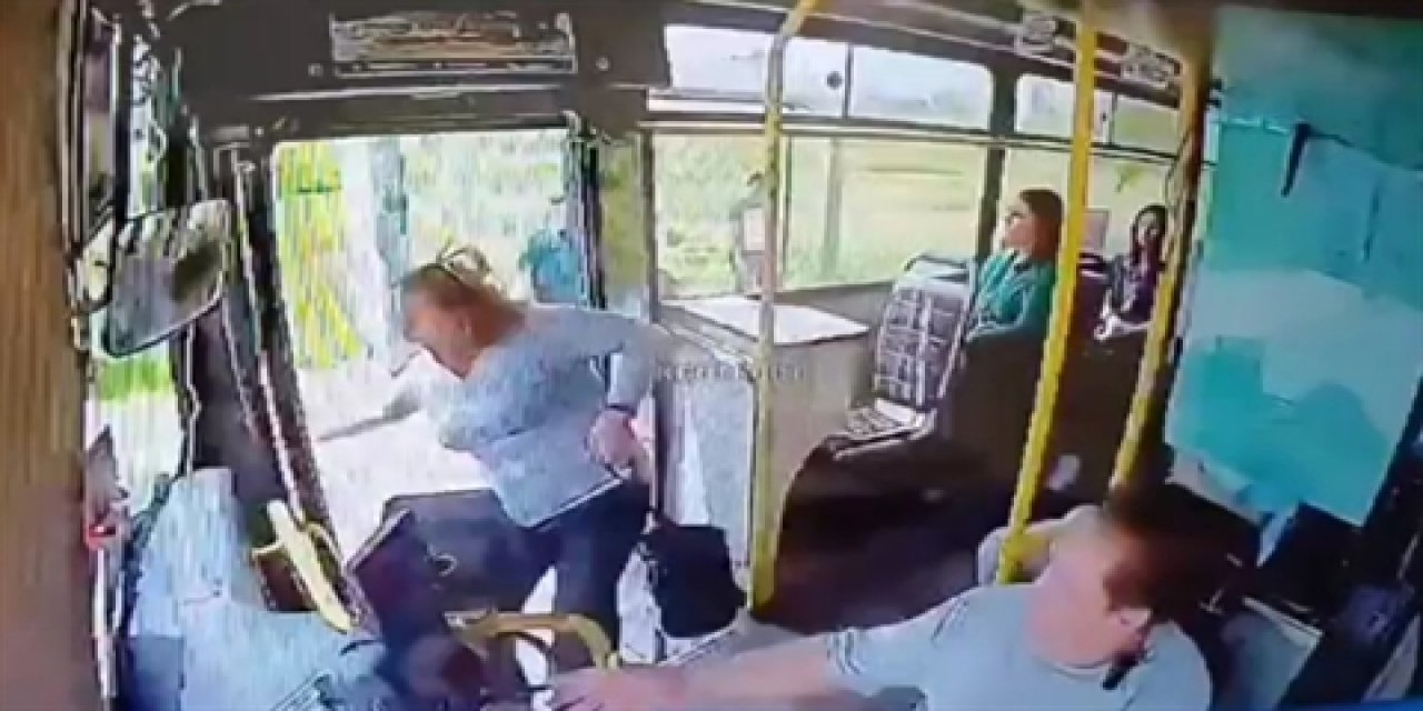 Kapısı Açık Otobüsten Düştü