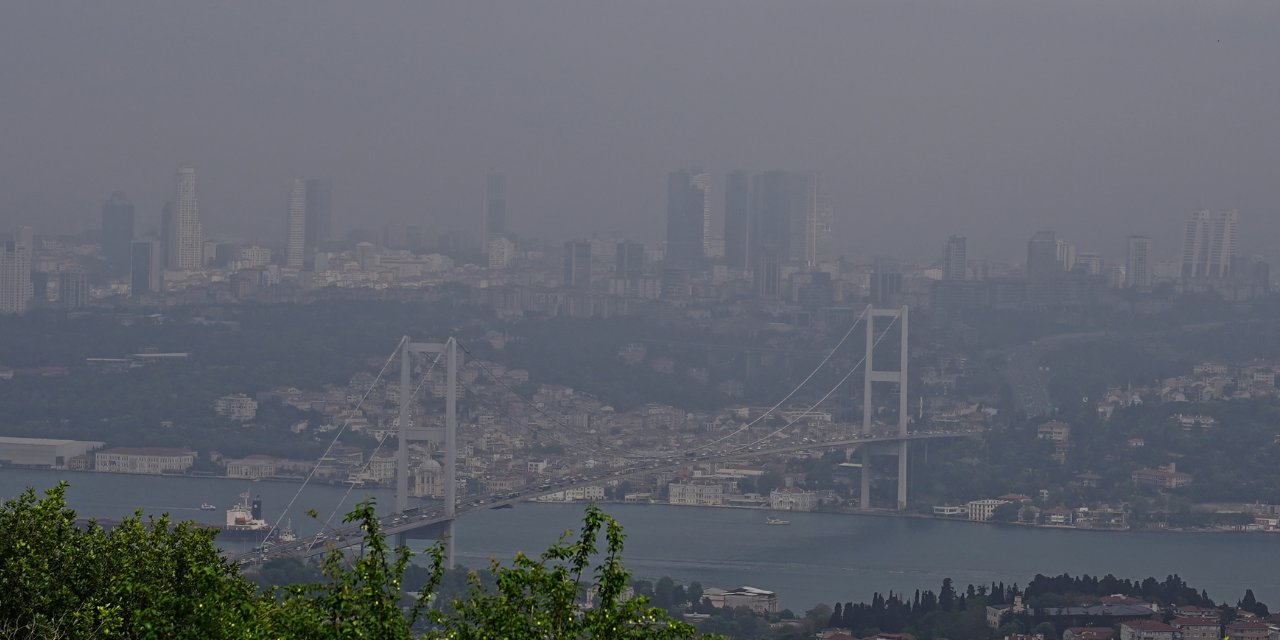 Çöl Tozunun Etkisi Altındaki İstanbul'dan Görüntüler! İstanbul'un Hava Kalitesi Haritaya Böyle Yansıdı! O İki İlçe Zehir İçinde