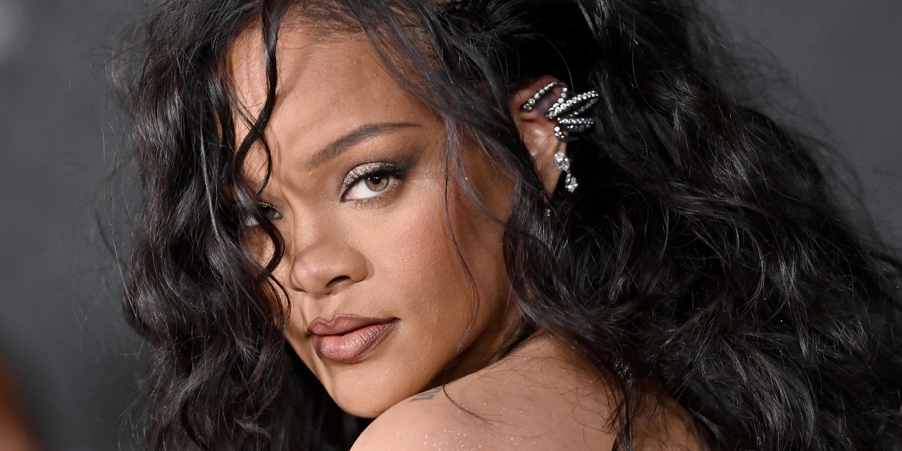 Ünlü Şarkıcı Rihanna 10 Yıl Sonra İlk Kez Profil Fotoğrafını Değiştirdi