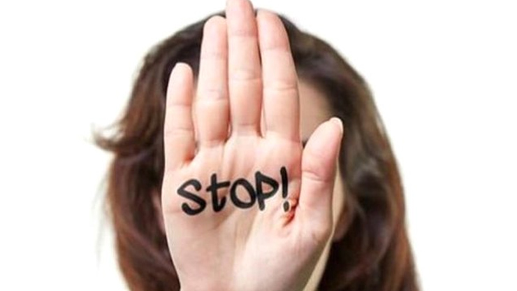 'Dur! Ben Senin Doktorunum'