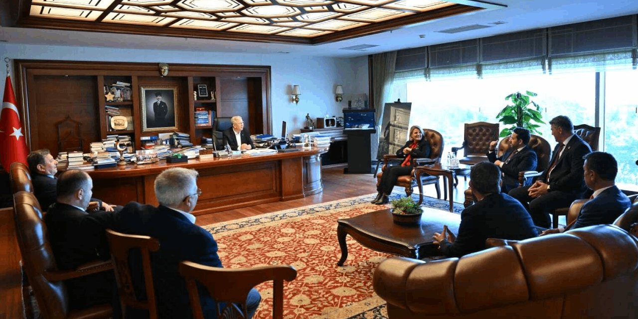 İzmit Belediye Başkanı Hürriyet, Mansur Yavaş'ı Ziyaret Etti