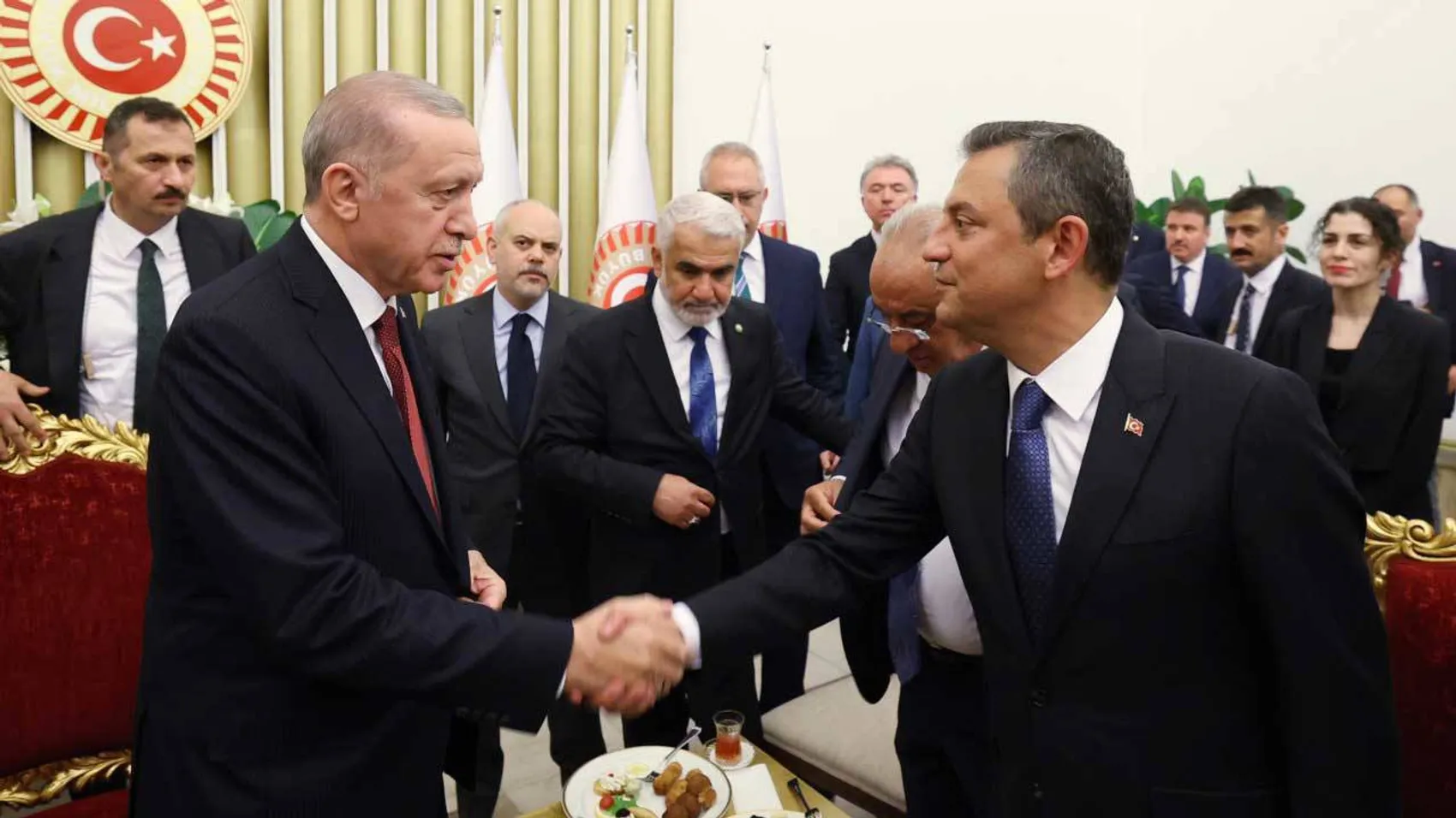 AKP'den, Özel-Erdoğan Görüşmesi İçin Açıklama