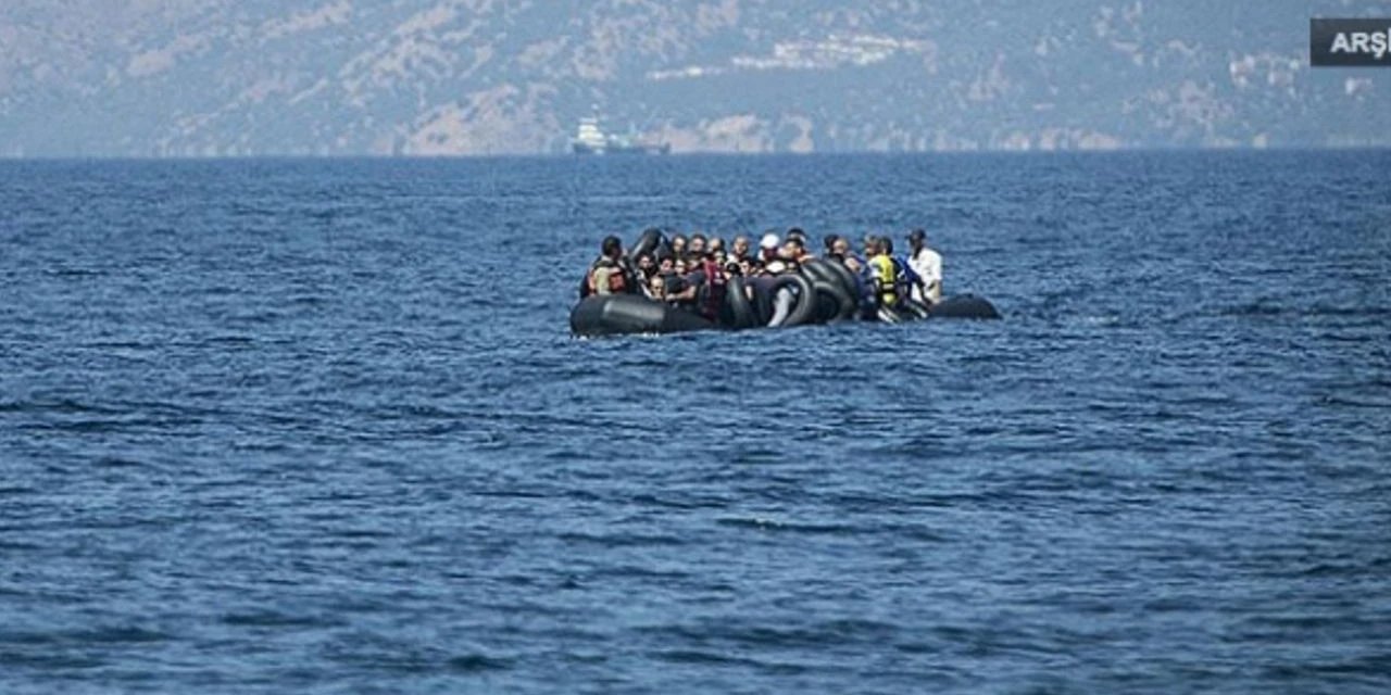 Ege Denizi'nde Göçmen Botu Battı: 1 Kişi Öldü 4 Kişi Kayıp!
