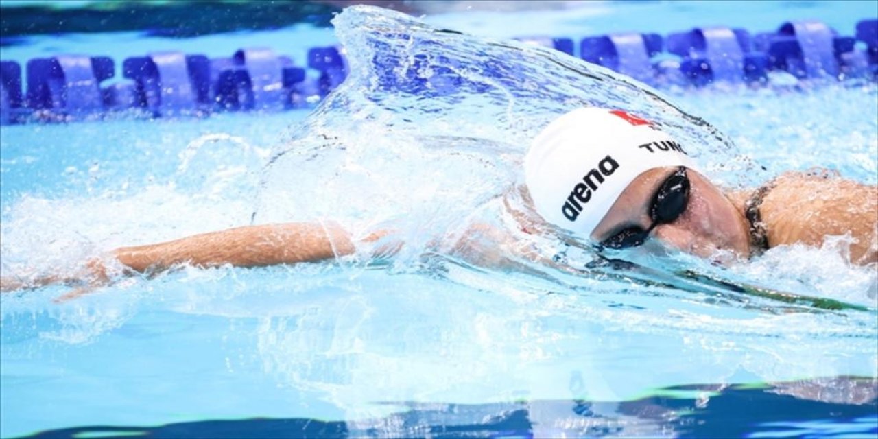 Türk Yüzücüler Bulgaristan'daki Turnuvada Büyük Başarıyla Döndüler