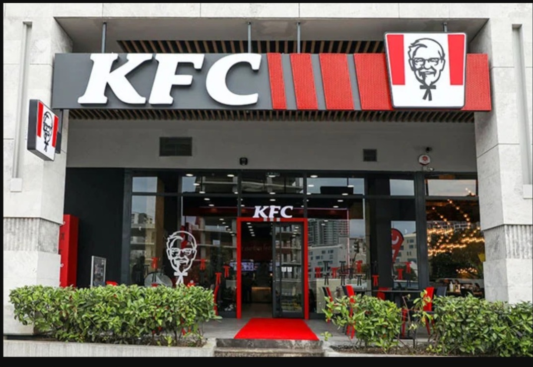 Türkiye'de Yüzlerce Şubesi Olan KFC O Ülkedeki 108 Restoranını Tek Bir Kararla Kapatıyor