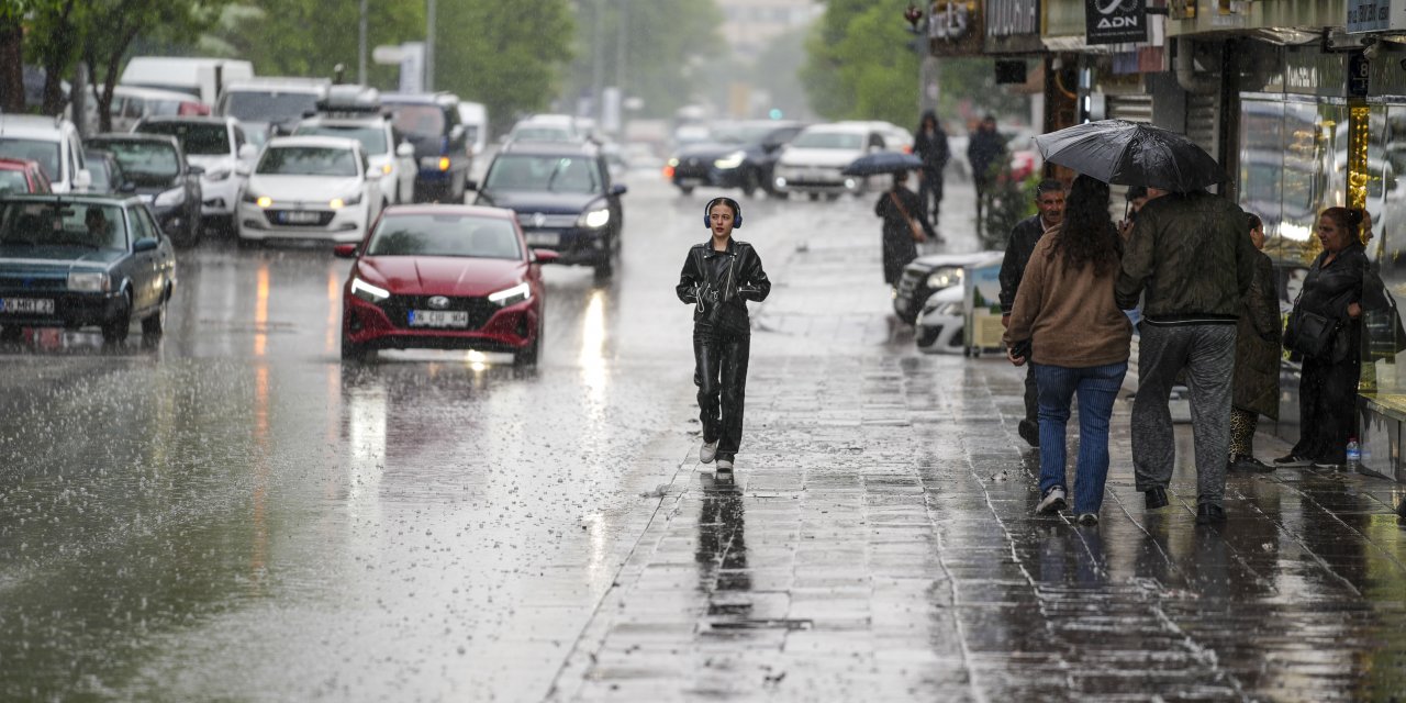 Meteoroloji’den 15 İl İçin Sarı Kodlu Uyarı: İstanbul ve Ankara'da Kuvvetli Sağanak