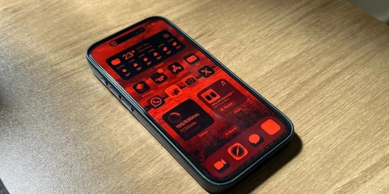 iPhone'un ekranını kırmızıya çeviren gizli 'gece görüşü' modu nasıl etkinleştirilir?