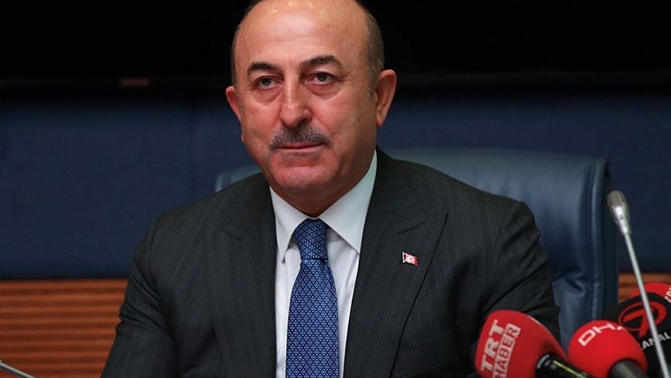 Çavuşoğlu, Türkiye'nin en az yarısını hain ilan etti!
