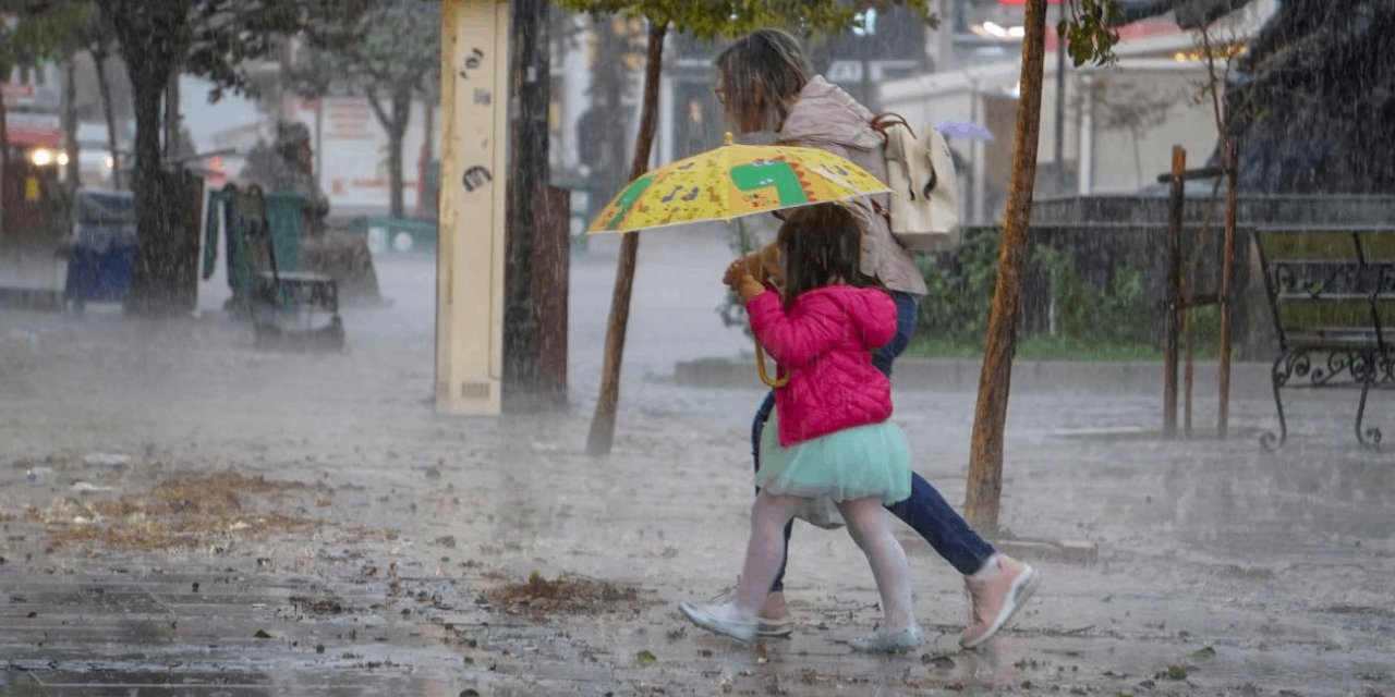 Meteoroloji Uzmanı Uyardı: Yarın İstanbul'da Kuvvetli Yağış Bekleniyor