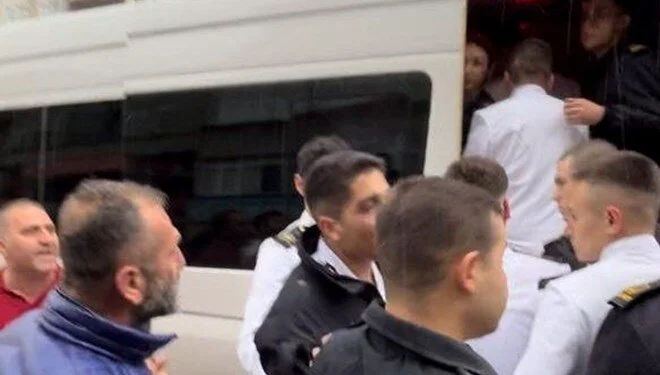 Tabzon'da  Minibüs Kiralayan Denizcilik Öğrencilerini Dövdüler