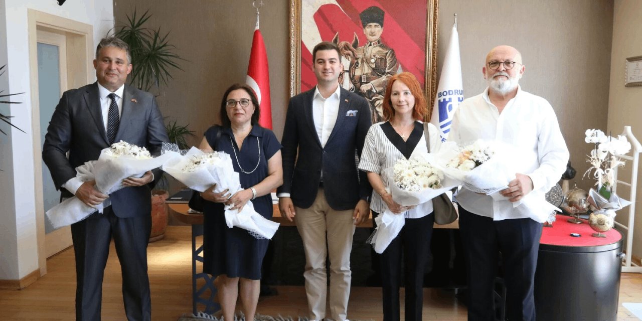 Bodrum Belediye Başkanı Mandalıncı'ya Konsoloslardan Ziyaret