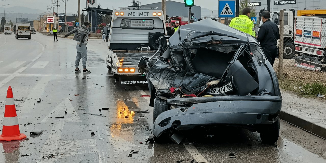 Çorum'da Zincirleme Trafik Kazası: 4 Yaralı Var