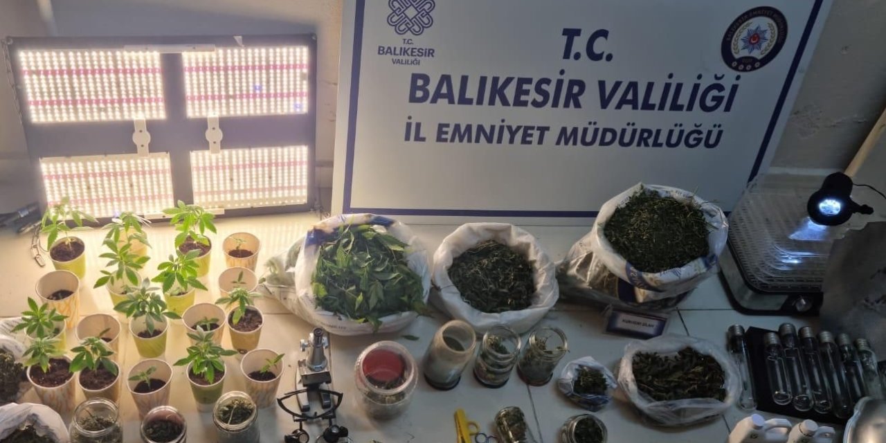 Balıkesir'de Uyuşturucu Operasyonu: 2 Gözaltı