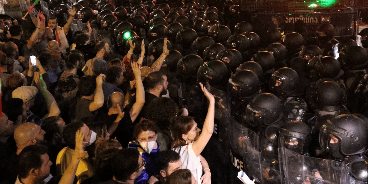 Gürcistan: Protestocular İktidarı Şiddet Yoluyla Devirmek İstiyor