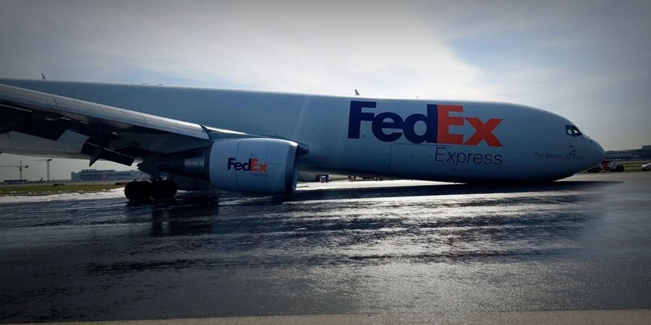 İstanbul Havalimanı'nda Kargo Uçağı Gövdesi Üzerinde İndi
