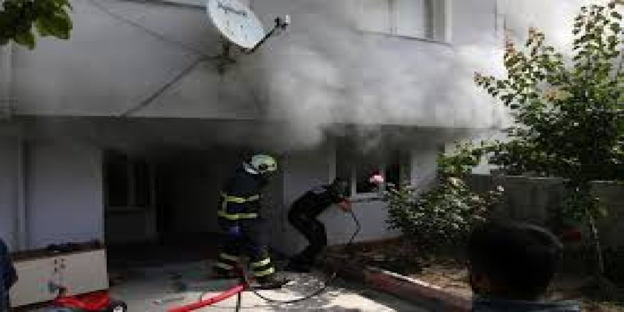 Edirne'de Yangın Çıkan Ev Kullanılamaz Hale Geldi