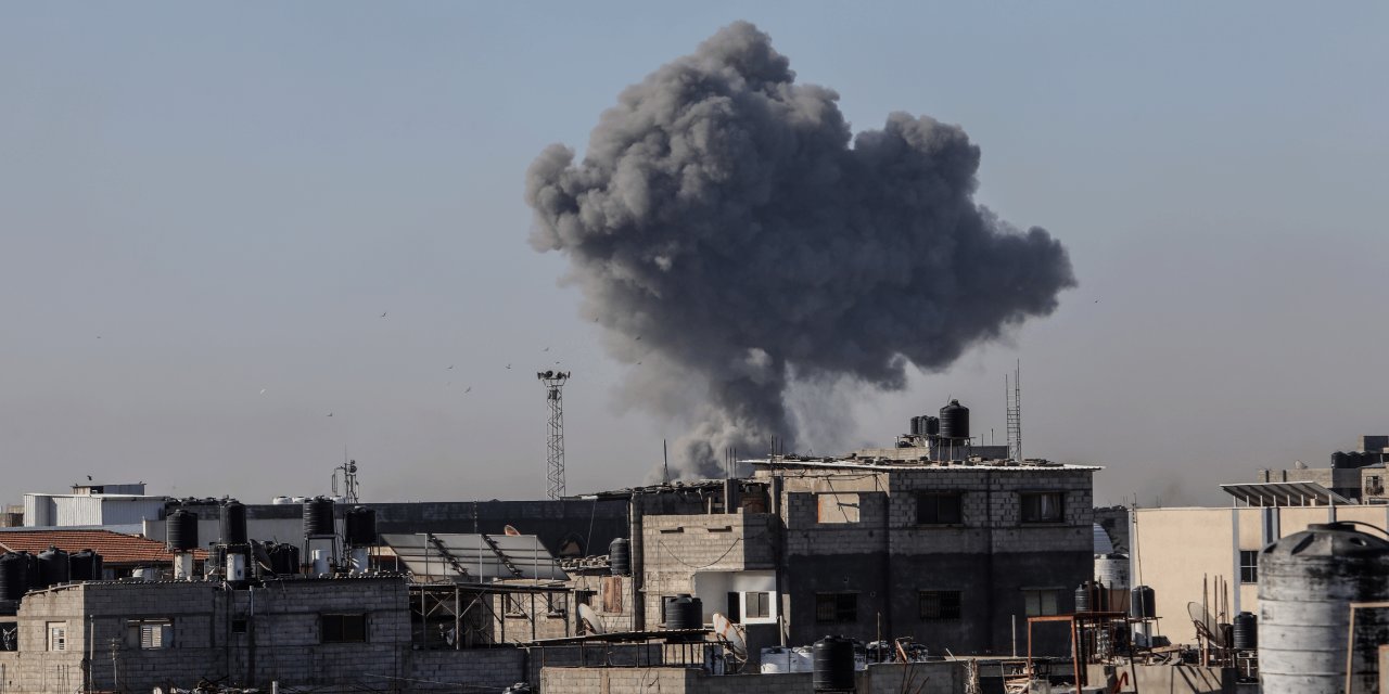 İsrail, Refah'a Bomba Yağdırıyor: Son 24 Saatte 35 Filistinli Öldü
