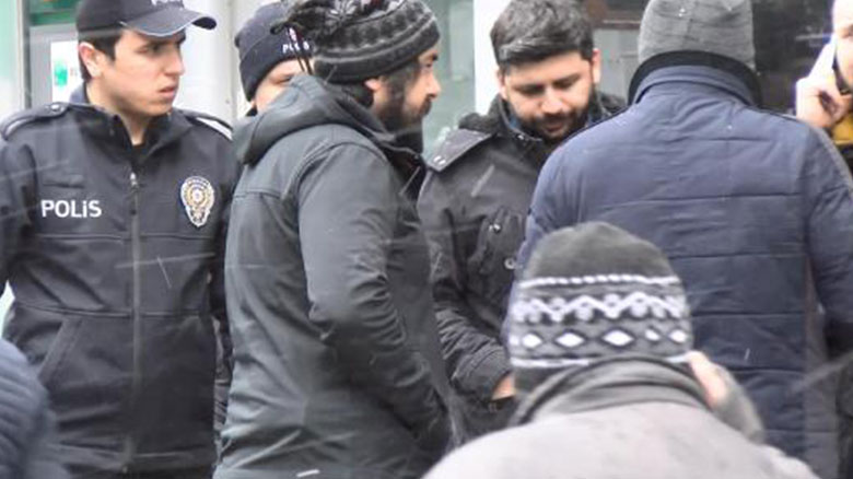 AKP Şişli İlçe Başkanlığı önünde görevli polis kendini vurdu