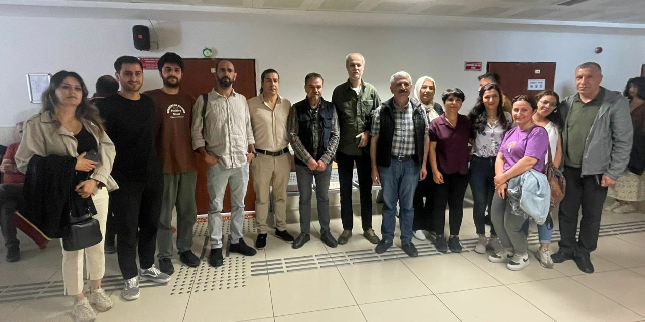 Diyarbakır'da Yargılanan 20 Gazeteci Hakim Karşısına Çıktı: Duruşma Ertelendi