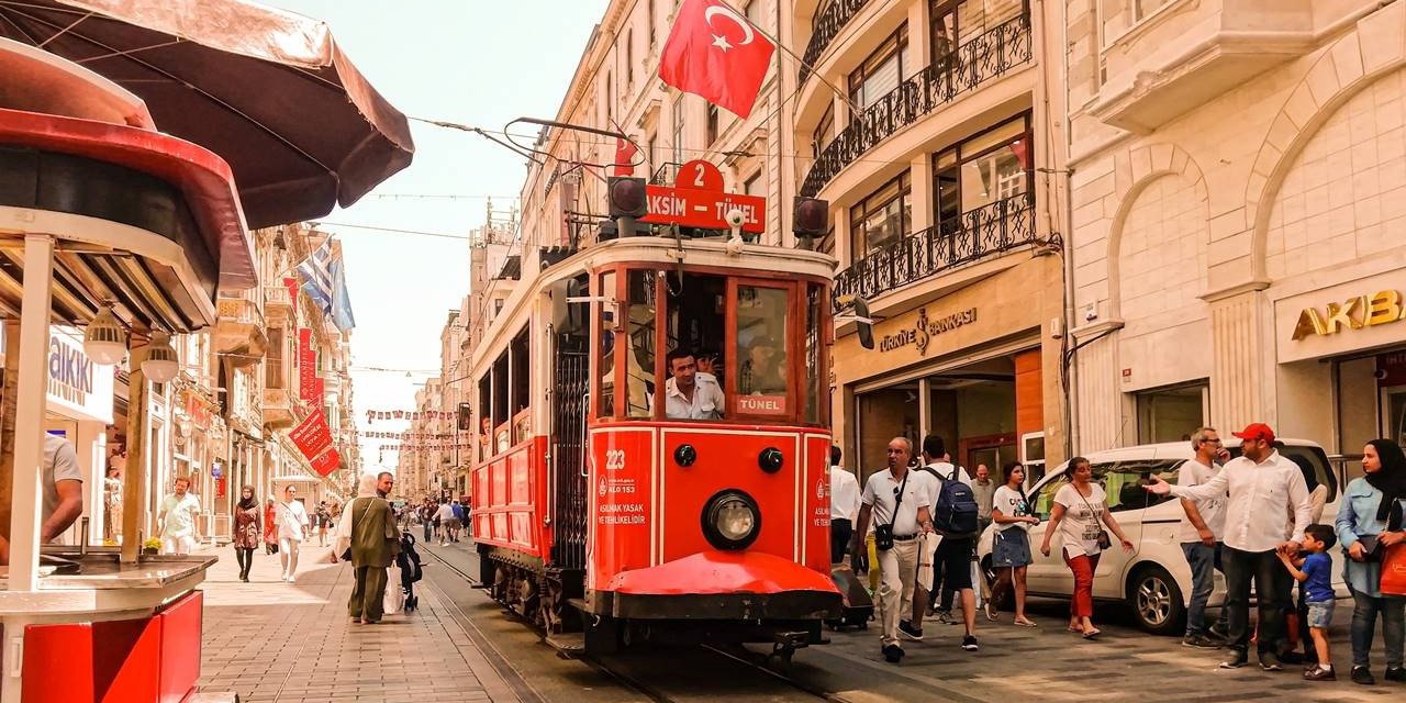 İstanbul'a Üç Ayda 3,7 Milyon Turist Geldi!