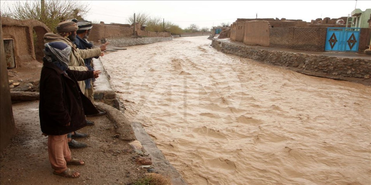 Afganistan'daki Sellerde 50 Kişi Öldü