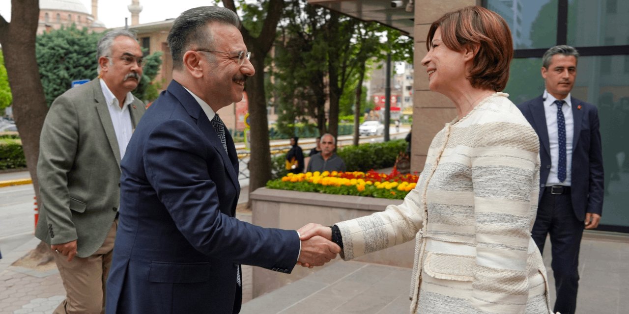 Vali Aksoy, Eskişehir Büyükşehir Belediye Başkanı Ünlüce'yi Ziyaret Etti