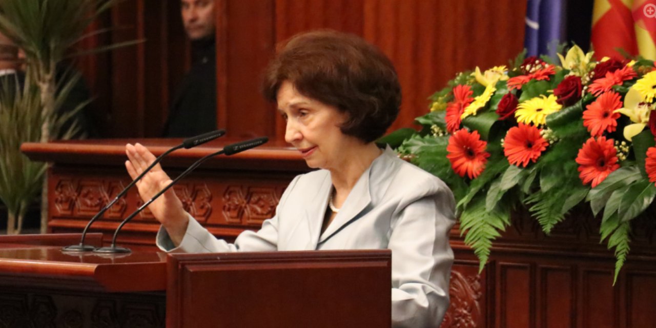 Kuzey Makedonya'nın ilk kadın cumhurbaşkanı görevi devraldı