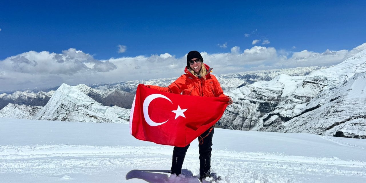 Deniz Kayadelen'den Everest Rekoru