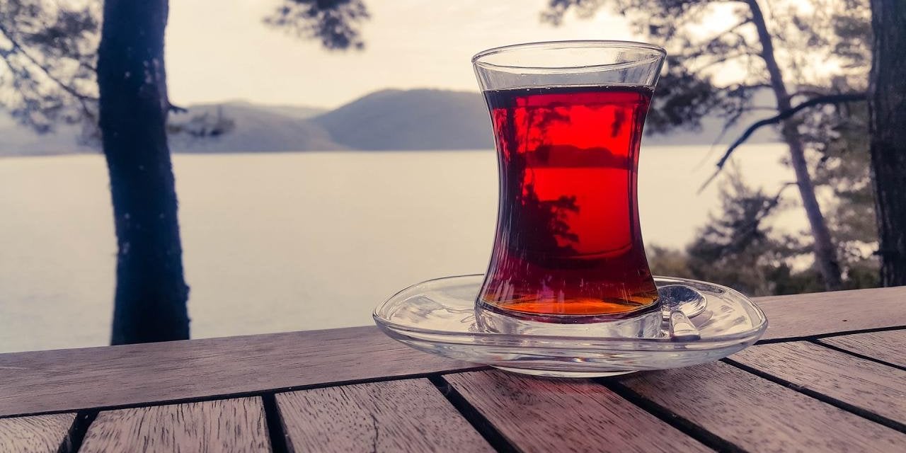 Bir Bardak Çay Kafede 38 TL, Yaş Çayın Kilosu 17 TL