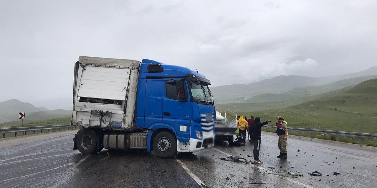 Erzurum'da TIR Faciası!