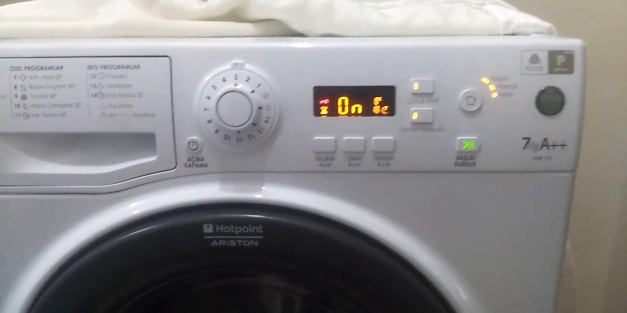 Bu İki Düğmeye Aynı Anda Basarsanız Çamaşır Makineniz Kir ve Küften Kendini Temizleyecek