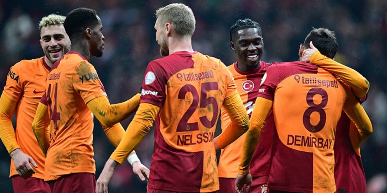 Galatasaray'da Ayrılık Çanları Çalmaya Başladı! 2 Yıldız Gözden Çıkarıldı