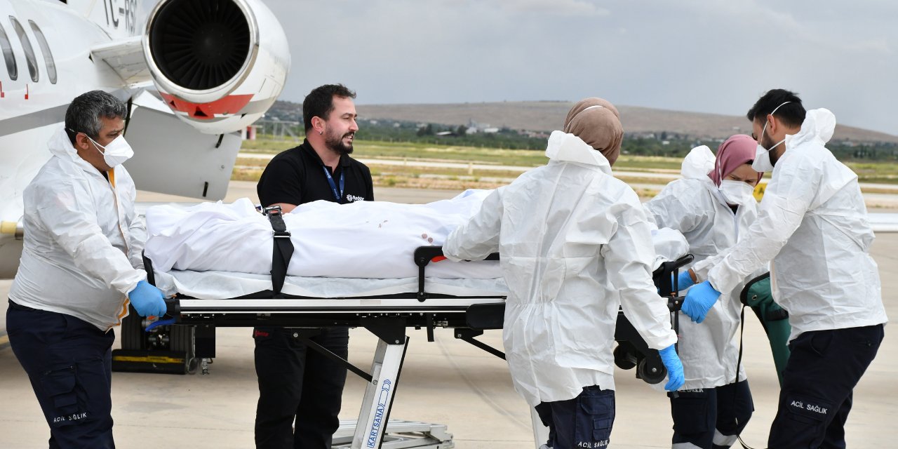 Umrede Fenalaşan Vatandaş Ambulans Uçakla Gaziantep'e Getirildi