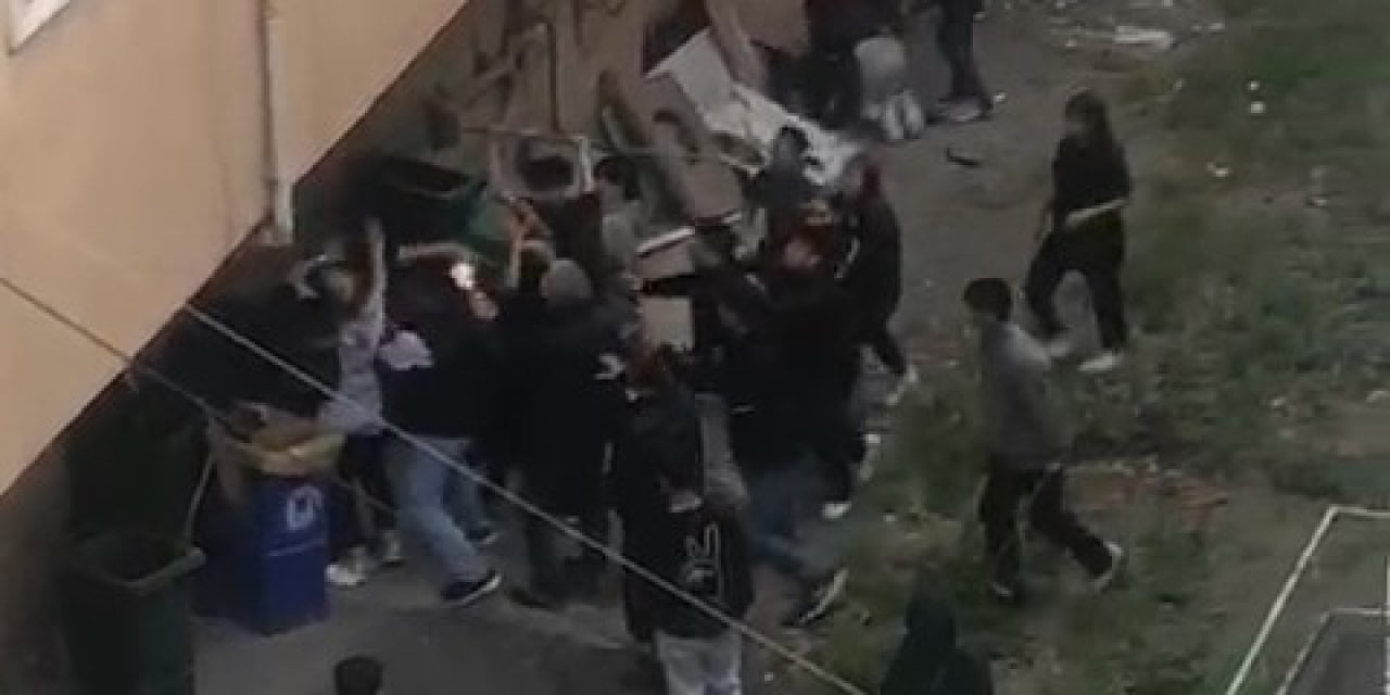 Çocukların Dehşete Düşüren Kavgasını Polis Bile Ayıramadı!