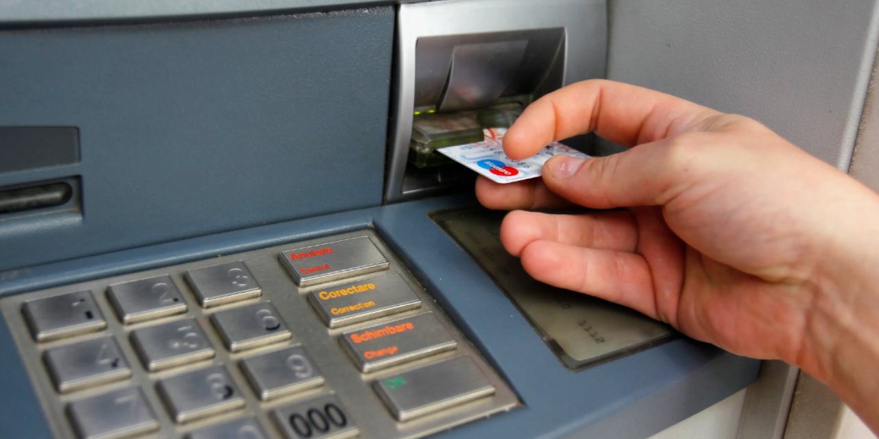 ATM’den Para Çekerken Dikkat Edin! Mülteciler Bu Taktikle Paranızı Çalıyor