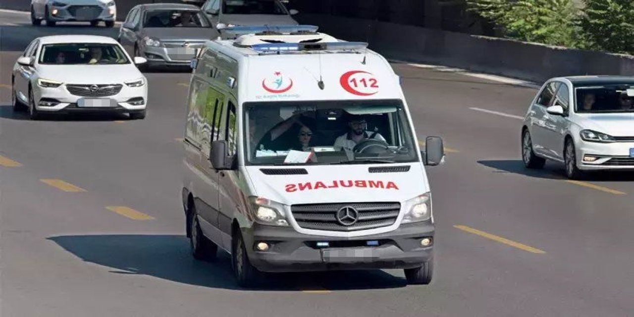 Ambulansın Getirdiği Hastayı Dışarıda Teslim Aldı 112 Görevlilerini Hastaneye Sokmadı