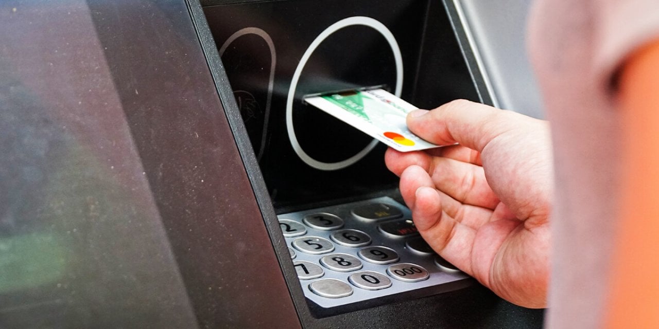 Bu Hataları Yaparsanız ATM Kartınızı Yutacak!