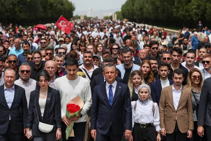 19 Mayıs'ta Anıtkabir önünde dikkat çeken sözler!