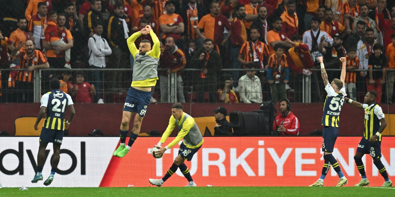 Fenerbahçe, Galatasaray'ı 10 Kişiyle Deplasmanda Devirdi