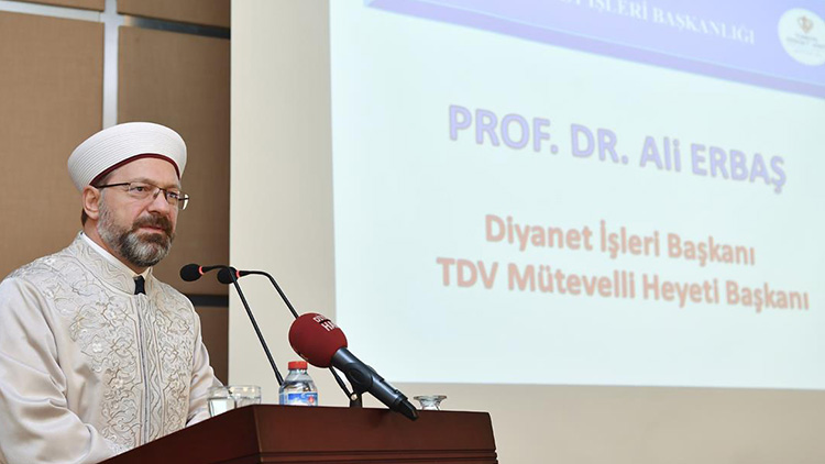 Alman yapımı Mercedes'e binen Diyanet İşleri Başkanı: Milletimizin yerli ürünleri tercih etmeli