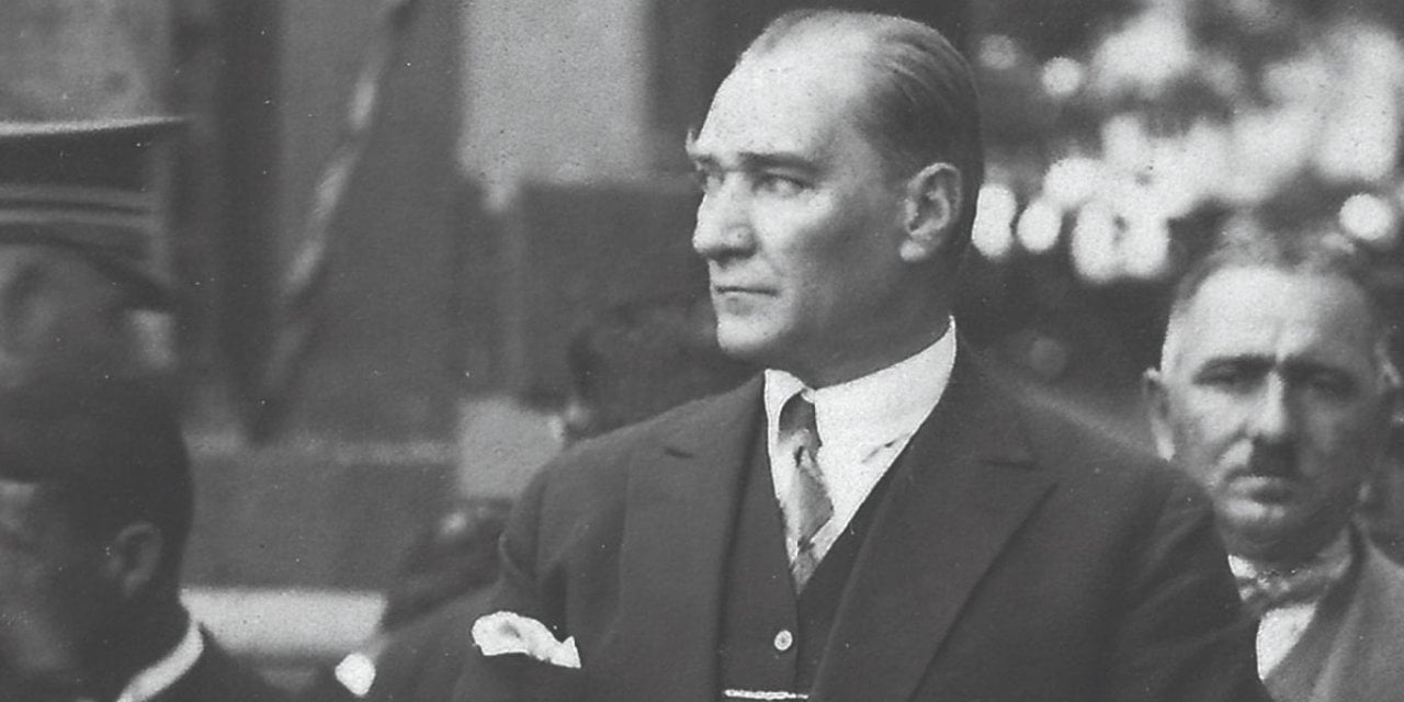 Bakanlık Paylaştı: İşte Atatürk'ün Orjinal İmzası
