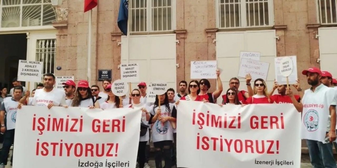 İzmir'de İşten Çıkarılan Belediye İşçileri Oturma Eyleminde