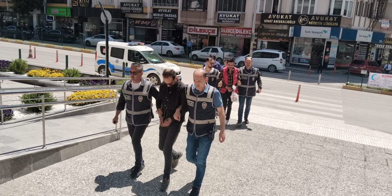 "Kombi Bakımı" Süsüyle Dolandırıcılık Yapan 2 Kişi Gözaltında