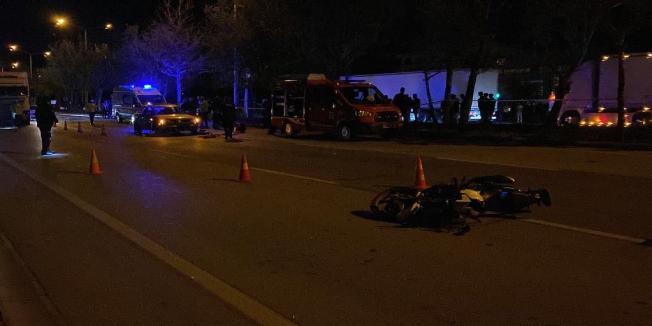 Otomobille Motosikletin Çarpıştığı Kazada 2 Kişi Öldü