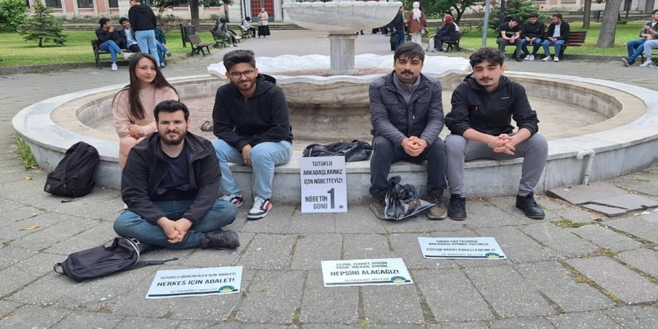 İstanbul Üniversitesi Öğrencileri Nöbette: