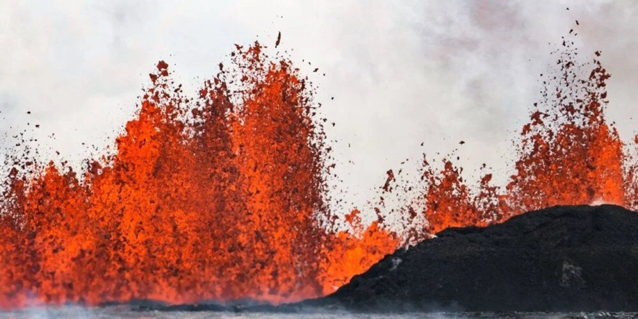 Yer Yarıldı, Alevler Gökyüzünde Kadar Sıçradı! Görüntüler Cehennemin Fragmanı Gibi