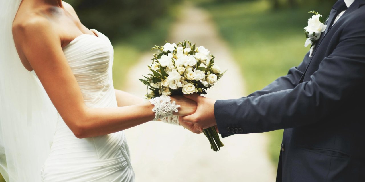 Binlerce Kişi Başvuru Yaptı: Evlenecek Çiftlere Faizsiz 150 Bin TL Kredi Desteği Almak İsteyenlerin Sayısı Rekor Kırdı