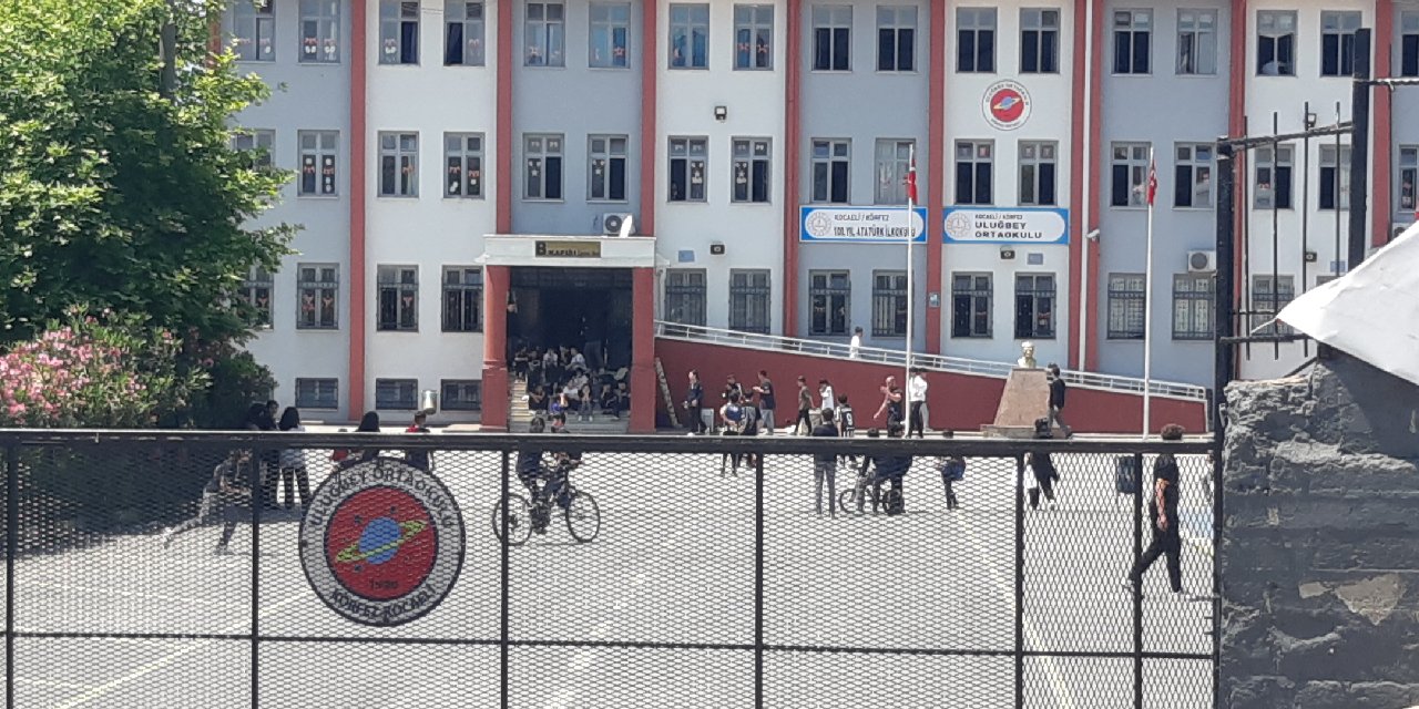 Kocaeli'de Veli Dehşeti, Öğretmeni Darbetti