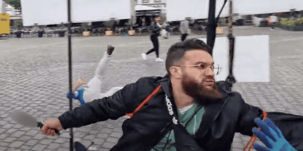 Almanya'da Bıçaklı Saldırı!