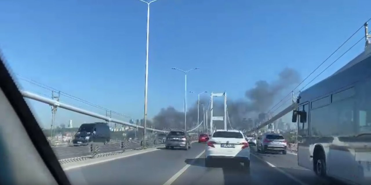 Ortaköy'deki Yangın İstanbul Boğazını Dumanlara Boğdu